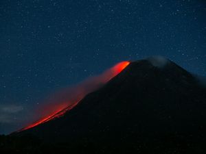 Aktivitas Gunung Merapi Sepekan: 20 Awan Panas-172 Guguran Lava