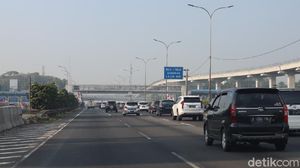 Potret Lengang Jalan Menuju Puncak Tanpa Penyekatan