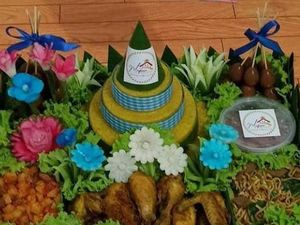 5 Rekomendasi Pesan Tumpeng Online untuk Rayakan HUT RI 5 Rekomendasi Pesan Tumpeng Online untuk Rayakan HUT RI