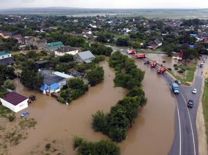 Rusia Banjir Usai Diguyur Hujan Lebat, Satu Orang Tewas Rusia Banjir Usai Diguyur Hujan Lebat, Satu Orang Tewas