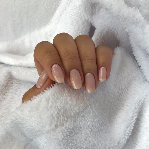 Stripped-Down Sheer/instagram.com/opi Sheer menjadi pilihan yang tepat bagi kamu yang memiliki kulit gelap karena ini memang warna kutek untuk kulit gelap.