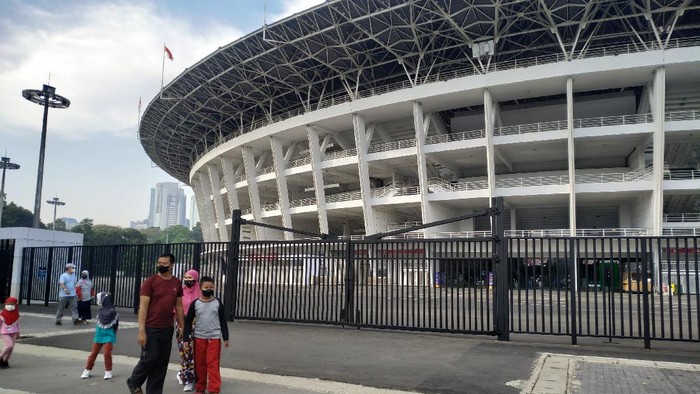 Warga ramai-ramai datangi GBK usai kegiatan olahraga outdoor dibuka