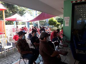 Suara Ketua RW Minta Vaksinasi Merdeka di Jakarta Dilanjutkan Suara Ketua RW Minta Vaksinasi Merdeka di Jakarta Dilanjutkan