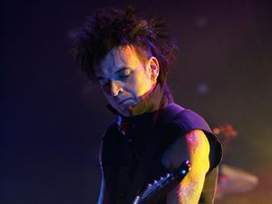 Pemain Bas The Cure Nyatakan Hengkang dari Band