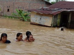 Banjir 2 Meter Rendam Sejumlah Kecamatan di Labuhanbatu Sumut