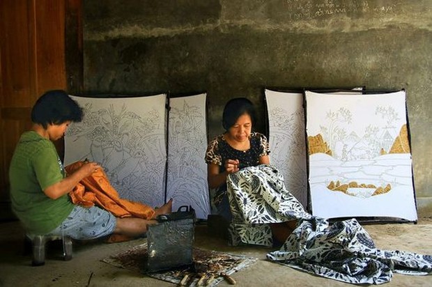 Semakin banyaknya budaya lokal yang diangkat sebagai karya buatan Indonesia menjadi salah satu aksi nyata dalam menjaga kearifan lokal agar tidak tergerus waktu.