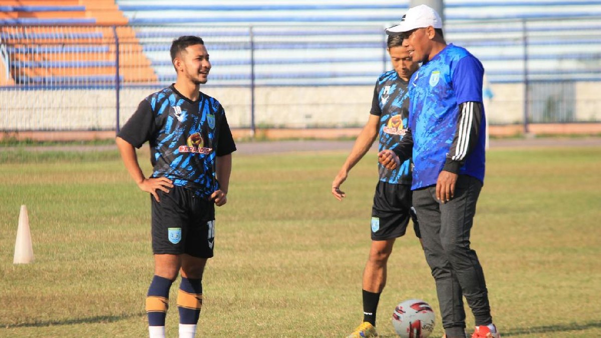 Gian Zola jalani latihan perdana bersama Persela Lamongan (Foto: Eko Sudjarwo/detikcom)