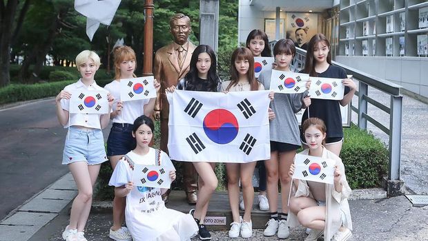 Girl group DIA merayakan hari kemerdekaan Korea Selatan