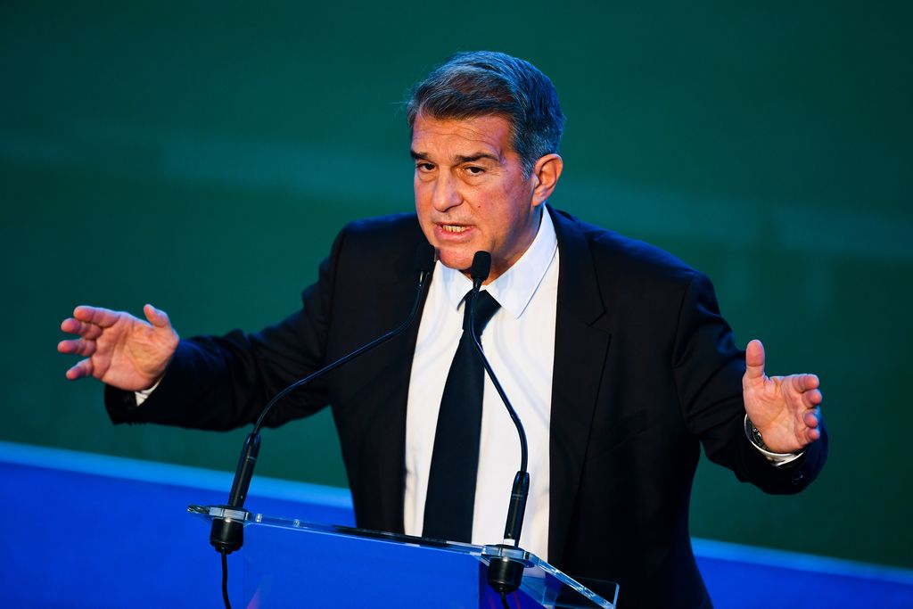 BARCELONA, SPAIN - MARCH 17: New FC Barcelona President Joan Laporta delivers his speech during the official inauguration at Camp Nou on March 17, 2021 in Barcelona, Spain. (Photo by David Ramos/Getty Images)