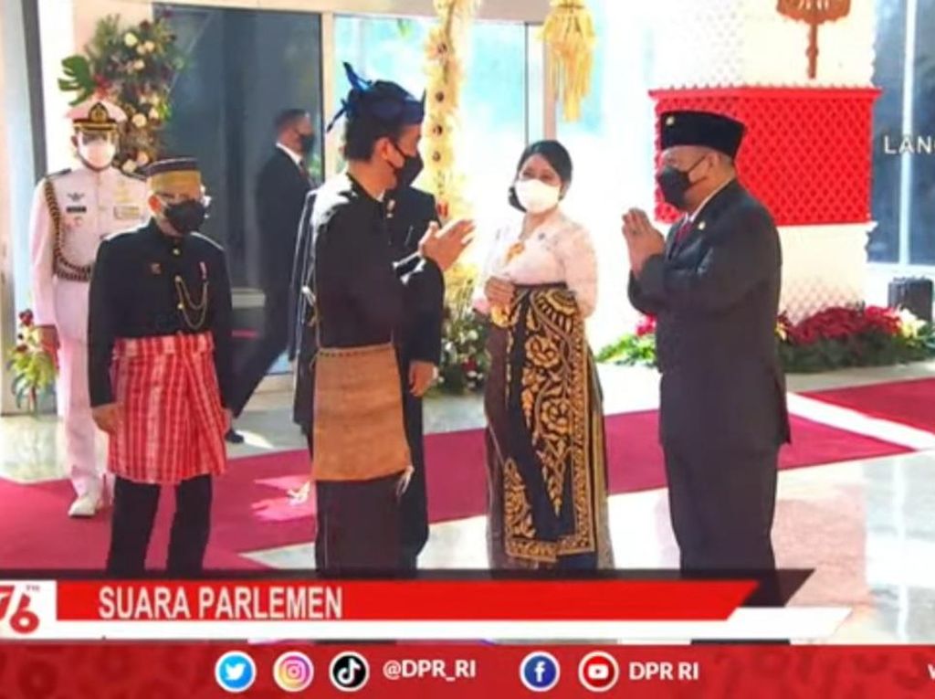 Gaya Jokowi Pakai Baju Baduy di Sidang Tahunan MPR RI