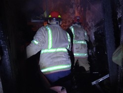 Kantor Distributor Kartu Seluler di Makassar Terbakar