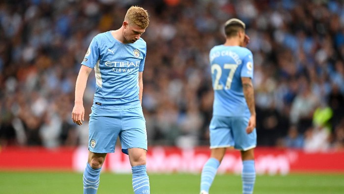 LONDON, ENGLAND - AUGUST 15: Kevin De Bruyne of Manchester City looks dejected during the Premier League match between Tottenham Hotspur and Manchester City at Tottenham Hotspur Stadium on August 15, 2021 in London, England. (Photo by Michael Regan/Getty Images)