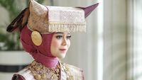 10 Momen Lesti Kejora Gelar Prosesi Malam Bainai, Cantik Berbusana Minang