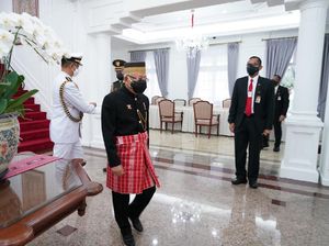 Maruf Amin Hadiri Sidang Tahunan MPR Berbaju Adat Sulawesi Barat