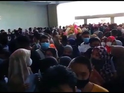 Viral Massa Peserta Vaksinasi di RSUD Bone Sulsel Membeludak