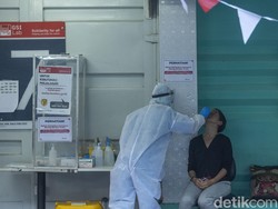 Kemenkes Beberkan Penyebab Lonjakan Kasus COVID-19 Sepekan Terakhir