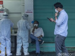 Media Asing Soroti Positivity Rate COVID-19 RI Turun di Bawah 5 Persen