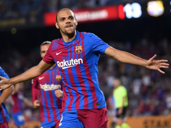 Barcelona menang 4-2 melawan Real Sociedad di laga pembuka LaLiga 2021/2022 setelah kepergian Lionel Messi. Martin 'Lord' Braithwaite tampil gemilang pada laga ini.