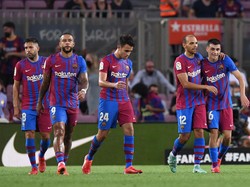 Real Sociedad sempat memperkecil skor menjadi 3-2. Tetapi Sergi Roberto bisa memaksimalkan umpan Braithwaite menjadi gol, sekaligus menutup laga dengan kemenangan 4-2 atas Sociedad. Alex Caparros/Getty Images.