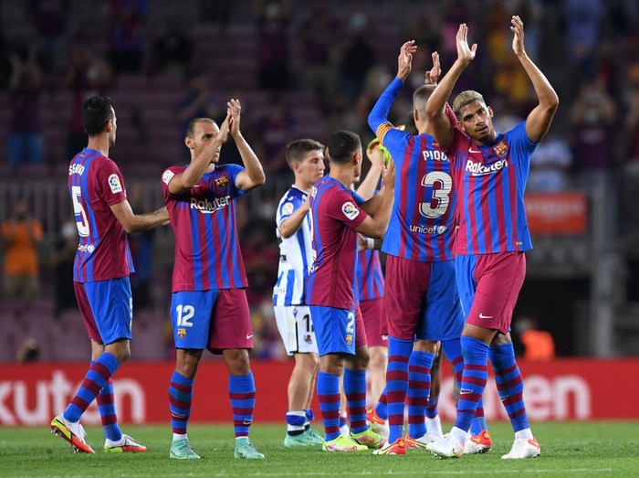 Barcelona menang 4-2 melawan Real Sociedad di laga pembuka LaLiga 2021/2022 setelah kepergian Lionel Messi. Martin 'Lord' Braithwaite tampil gemilang pada laga ini.