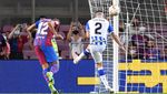 Messi Cabut, Lord Braithwaite Gemilang Bantu Barca Menang