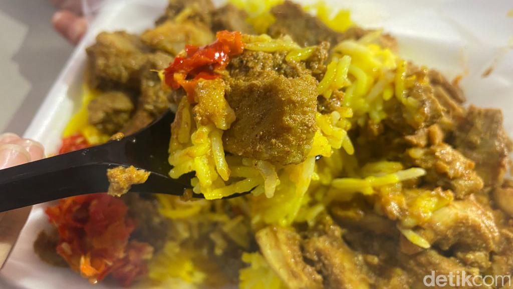 Mantap! Nasi Kebuli Murah Meriah Ini Racikan Mantan Chef Hotel Bintang 5