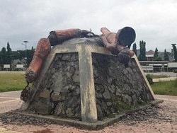 Sekretaris Camat di Sulbar Polisikan Perusak Patung Ikon Kecamatan