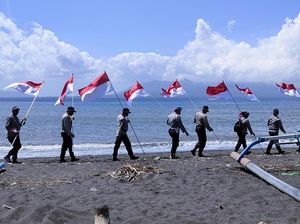 Bagikan 76 Ribu Bendera, Ini yang Diminta Polisi dari Warga Banyuwangi