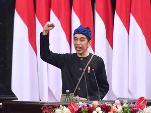 Jokowi Berharap Target Investasi Rp 900 Triliun Tercapai Jokowi Berharap Target Investasi Rp 900 Triliun Tercapai