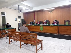 Pengacara Terdakwa Absen, Sidang Pledoi Penganiayaan Dosen UGJ Ditunda