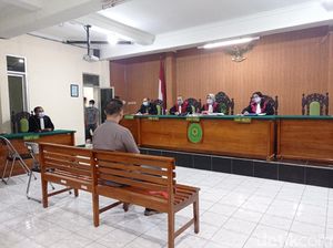 Pengacara Terdakwa Absen, Sidang Pledoi Penganiayaan Dosen UGJ Ditunda Pengacara Terdakwa Absen, Sidang Pledoi Penganiayaan Dosen UGJ Ditunda