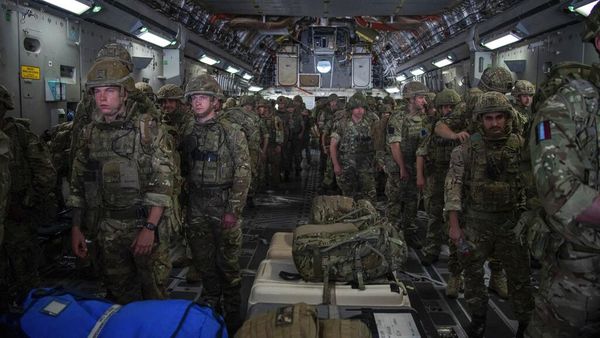 Terkepung Taliban, Inggris Kirim Pasukan Evakuasi Warganya di Afghanistan