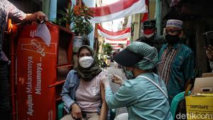 Vaksin Door to Door Bernuansa HUT RI di Jakut