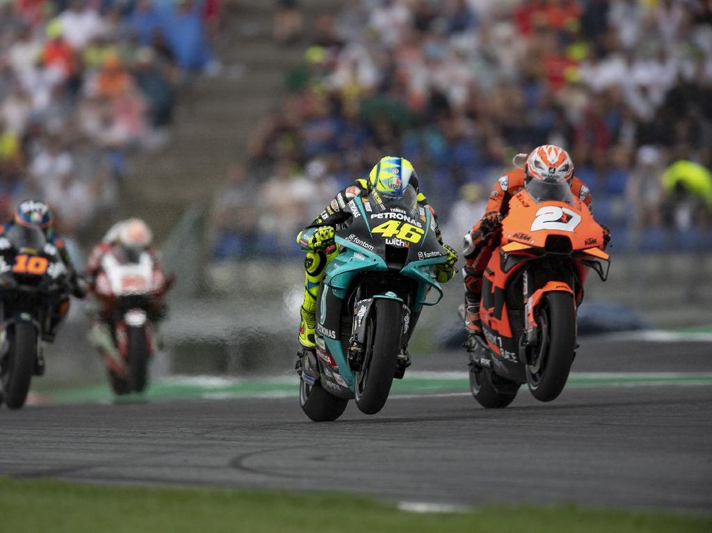 Cerita Rossi Kaget Setengah Mati Sempat Nangkring di Posisi 3 MotoGP Austria Cerita Rossi Kaget Setengah Mati Sempat Nangkring di Posisi 3 MotoGP Austria