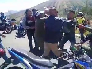 Viral Pemotor Terobos Portal Menuju Gunung Bromo