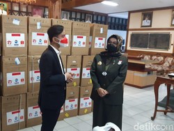 Gibran Bagikan Oksigen Bantuan Singapura ke Daerah Sekitar Solo
