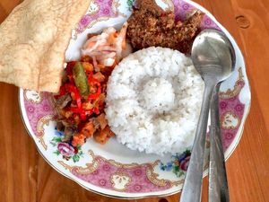 Unik! Kedai Makan Ini Tawarkan Menu khas Kondangan Unik! Kedai Makan Ini Tawarkan Menu khas Kondangan