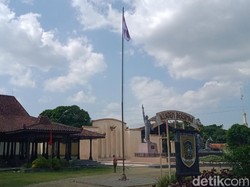 Akhirnya! Berkibar Merah Putih di Tiang Bendera Monumen Juang 45 Klaten