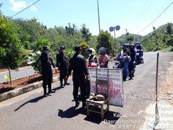 Sudah Ditutup, Eh Ribuan Wisatawan Masih Nekat ke Pantai Gunungkidul