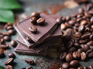 Kopi vs Cokelat, Mana yang Lebih Sehat Dikonsumsi? Kopi vs Cokelat, Mana yang Lebih Sehat Dikonsumsi?