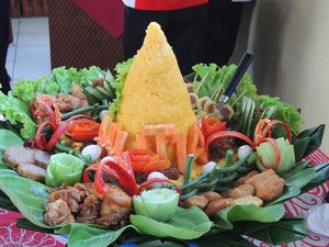 10 Ide Tumpeng 17 Agustus Unik dan Kreatif, Semarakkan HUT ke-78 RI 10 Ide Tumpeng 17 Agustus Unik dan Kreatif, Semarakkan HUT ke-78 RI