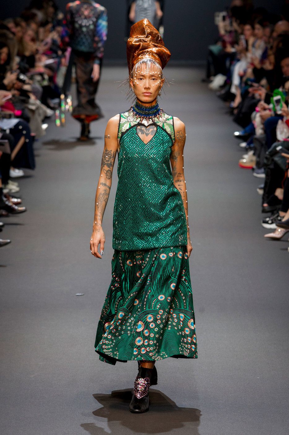 Fahrani di fashion show Manish Arora