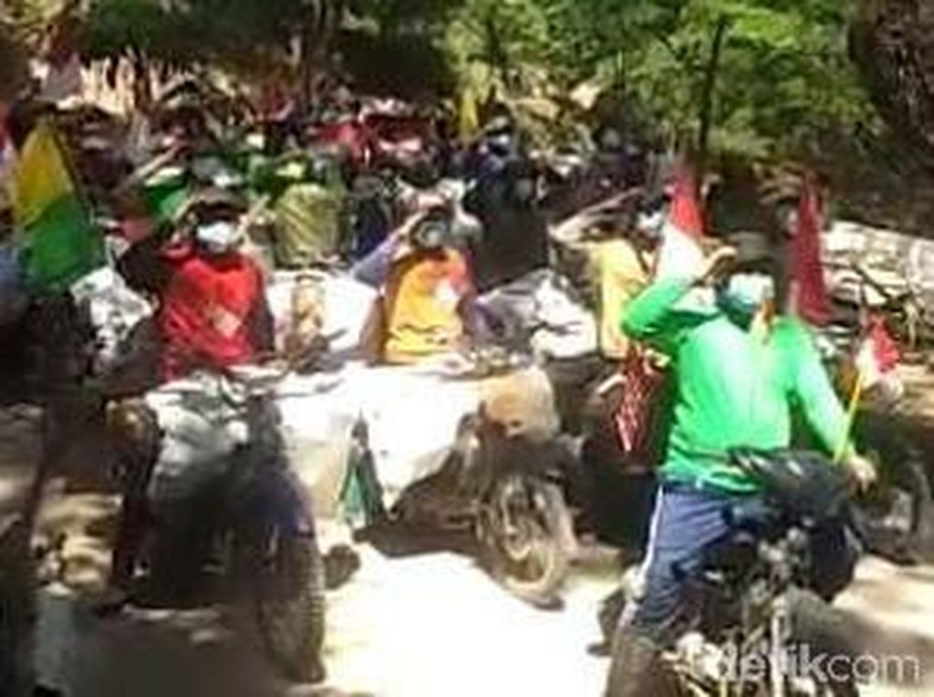 Saat Petani Porang Madiun Ikut Nyanyi Lagu Indonesia Raya Usai Panen Saat Petani Porang Madiun Ikut Nyanyi Lagu Indonesia Raya Usai Panen