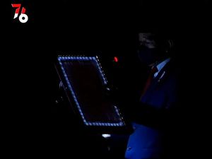 Jokowi Pimpin Apel Kehormatan dan Renungan Suci di TMP Kalibata