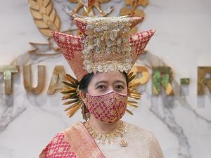Puan Dinilai Tunjukkan Cintanya pada Sumbar Saat Pakai Baju Bundo Kanduang Puan Dinilai Tunjukkan Cintanya pada Sumbar Saat Pakai Baju Bundo Kanduang