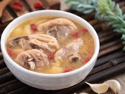 Resep Sup Ayam Bawang Taiwan yang Bening Gurih Kaldunya