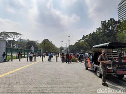 HUT ke-76 RI, Kawasan Monas Ramai Warga Swafoto