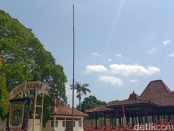 HUT RI, Tak Ada Merah Putih di Tiang Bendera Monumen Juang 45 Klaten