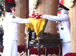 Upacara HUT ke-76 RI di Gedung Grahadi Berlangsung Khidmat dengan Prokes Ketat