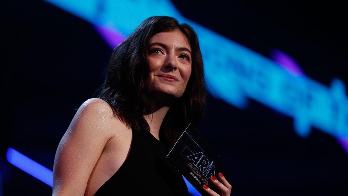 Kaus Palestina di Konser Lorde Bikin Heboh, Pihak Venue Minta Maaf!